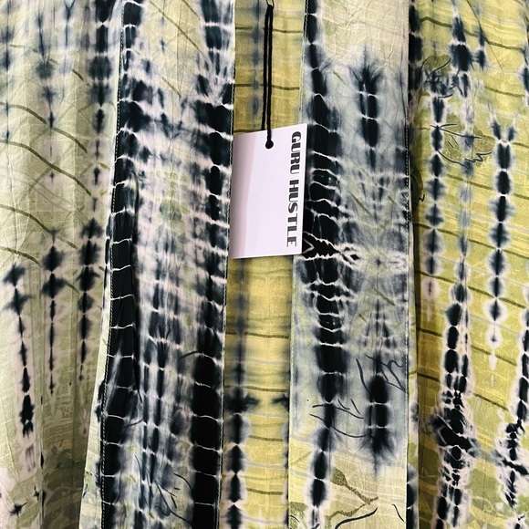 Loutus Kimono featuring sustainable Silk size large for the Queens  10 to 14 - Picture 10 of 17